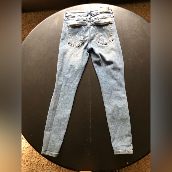 Women’s Kendall and Kylie Jeans Size 1/25 ✨ - Picture 3 of 4